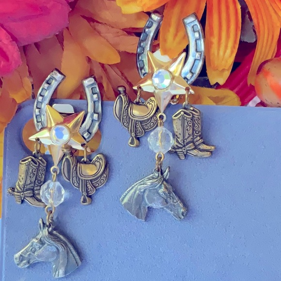 🤠 HORSE CHARM CLIP EARRINGS 🤠 - Picture 1 of 16